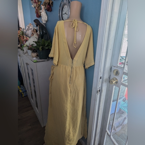 Talita Kume Elegant Yellow Maxi Dress - Picture 7 of 11